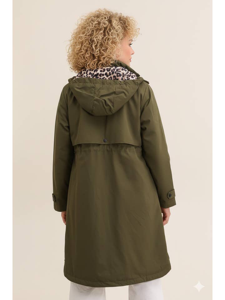 Attrait Paris - Wholesale Raincoat - Women's - Long and elegant raincoat with leopard lining - plus sizes1