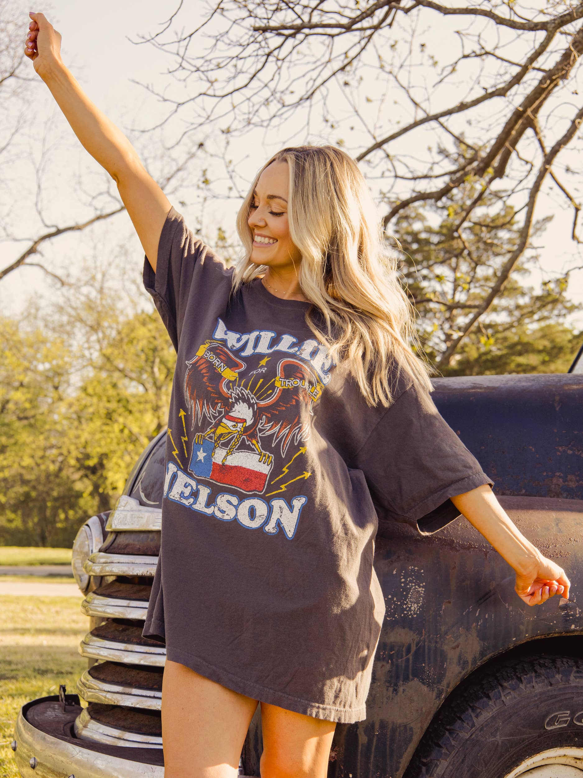 LivyLu - Wholesale T-Shirt (Graphic) - Women's - O/S Willie Nelson Born For Trouble Off Black Oversized Tee4