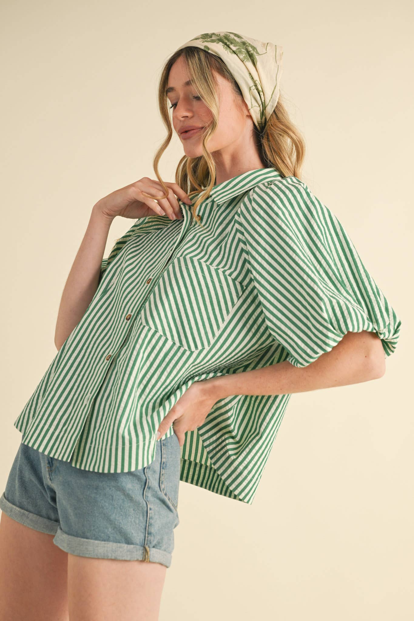 &MERCI – Engroshandel Skjorte med buttondown – til kvinder – STRIBET BOBLEÆRME KNAPNED TOP MTP332923