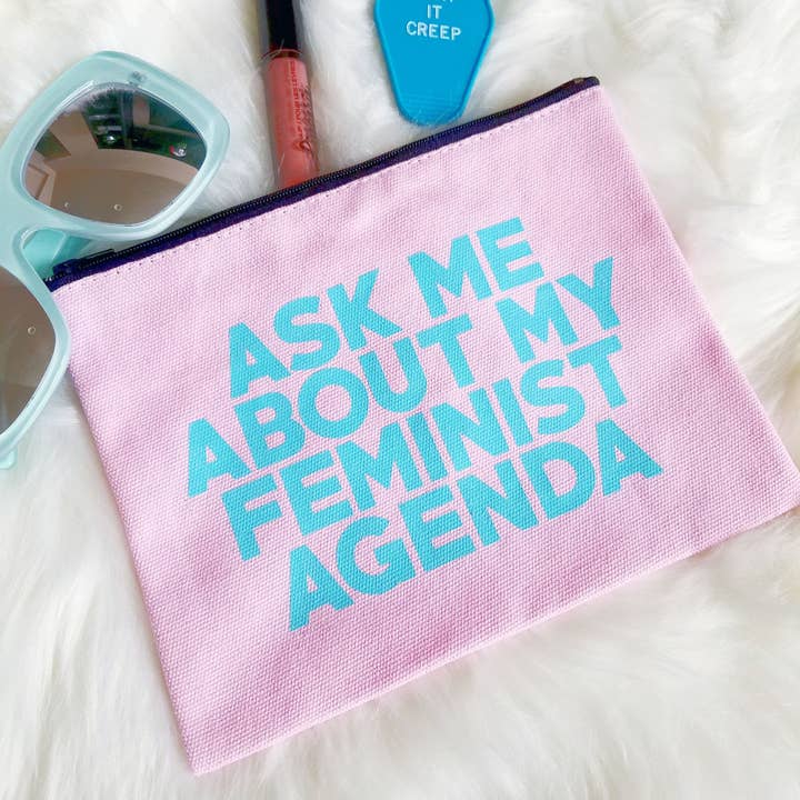 Demandez-moi des informations sur mon agenda féministe Canvas Pink Blue Make Up Stu pour la vente par HelloSailorTees