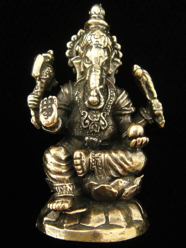 Statuette de divinité en laiton -Petite- Ganesh pour la vente par Tika