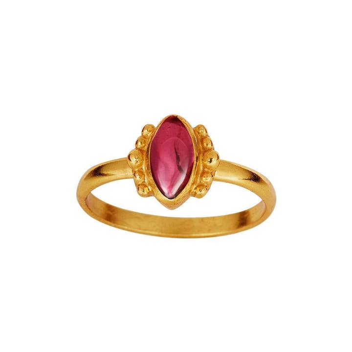 Juulry – wholesale Solitairering – Guldpläterad indisk ring med röd granat