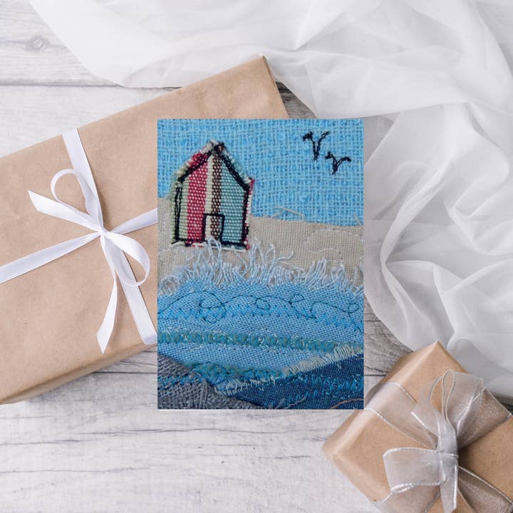 A6 Nautische Postkarte — Strandhütte Notelet — Design am Meer für den Großhandel von Hannah Morris Textiles