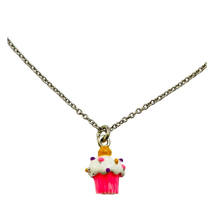 Collana con ciondolo a forma di cupcake. per la vendita all'ingrosso da parte di Sadie’s Moon