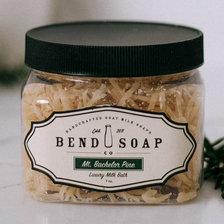 Mount Bachelor Pine mjölk bad för wholesale av Bend Soap Company