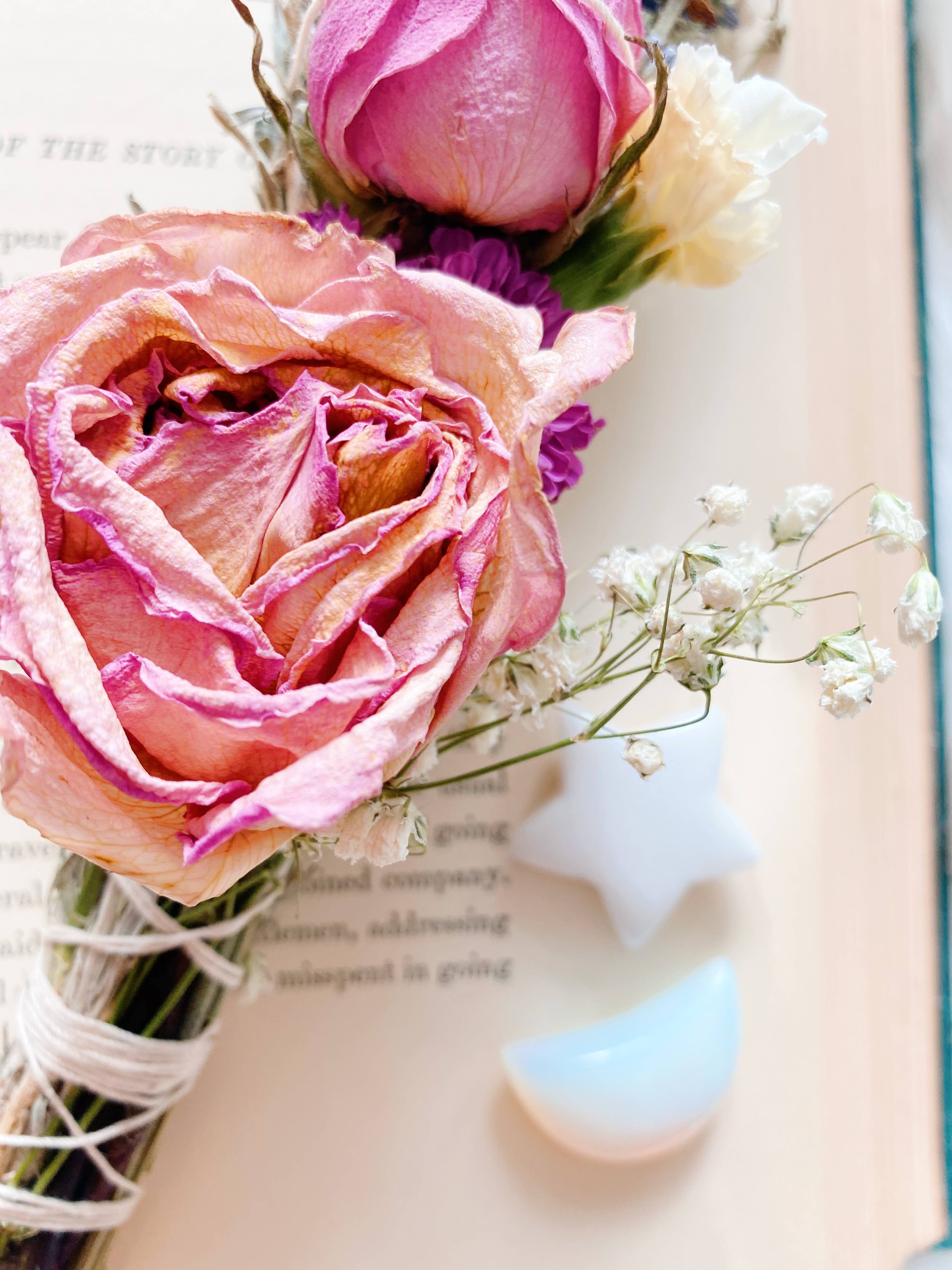 The 12th Moon - Wholesale Sage Bundle - SACRED HEALING Blue/Prairie Sage Bundle - Floral Smudge2