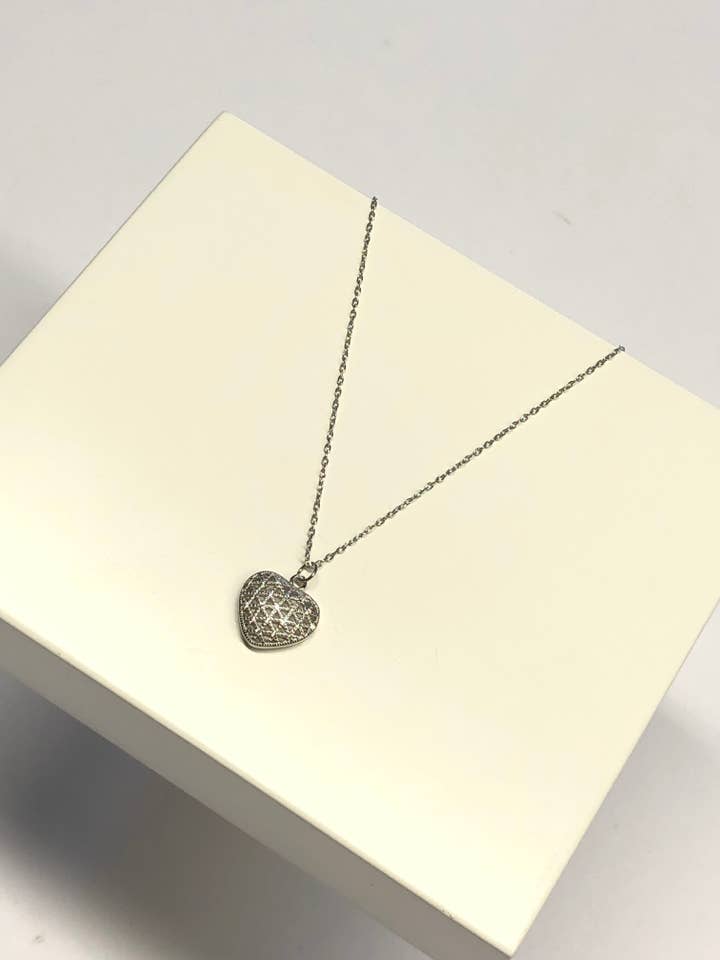 Drömlika silverhalsband med hängsmycke RH silver 925 för wholesale av DEMARCA