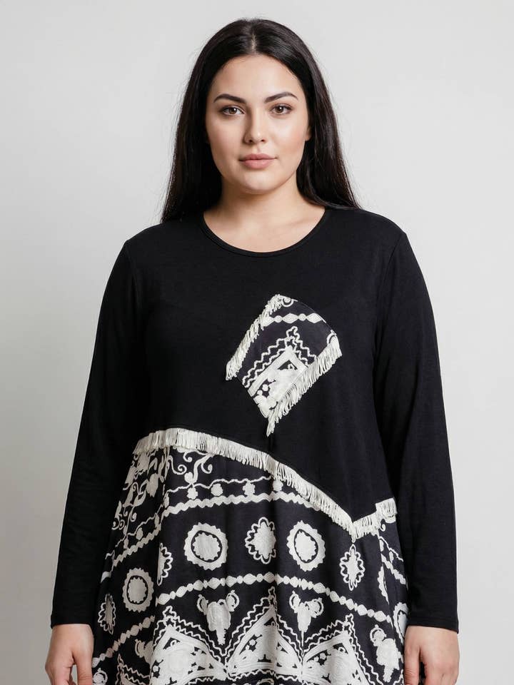 Long semi-printed plus size T-shirt (A825) for wholesale by Pomme Rouge Paris