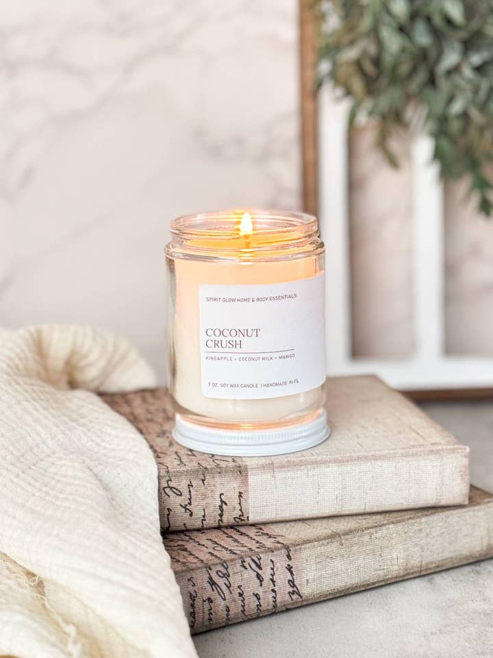 Candela in cera di soia da 7oz. al profumo di Coconut Crush per la vendita all'ingrosso da parte di Spirit Glow Home & Body Essentials
