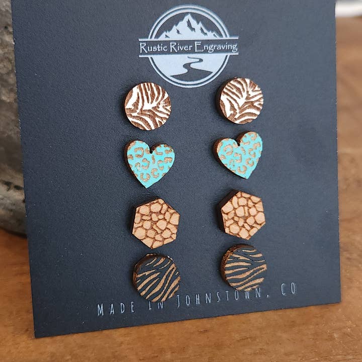 Clous à imprimé animalier pour la vente par Rustic River Engraving