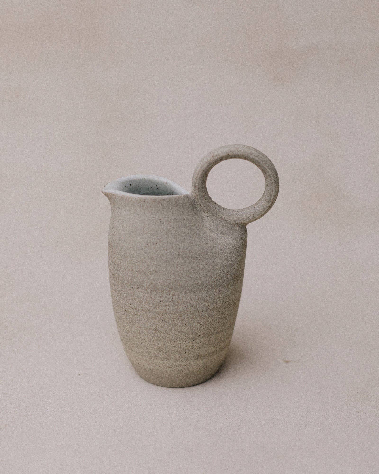 Katherine Moes Clay Co - Vendita all'ingrosso Caraffe - Brocca Petite Ring2