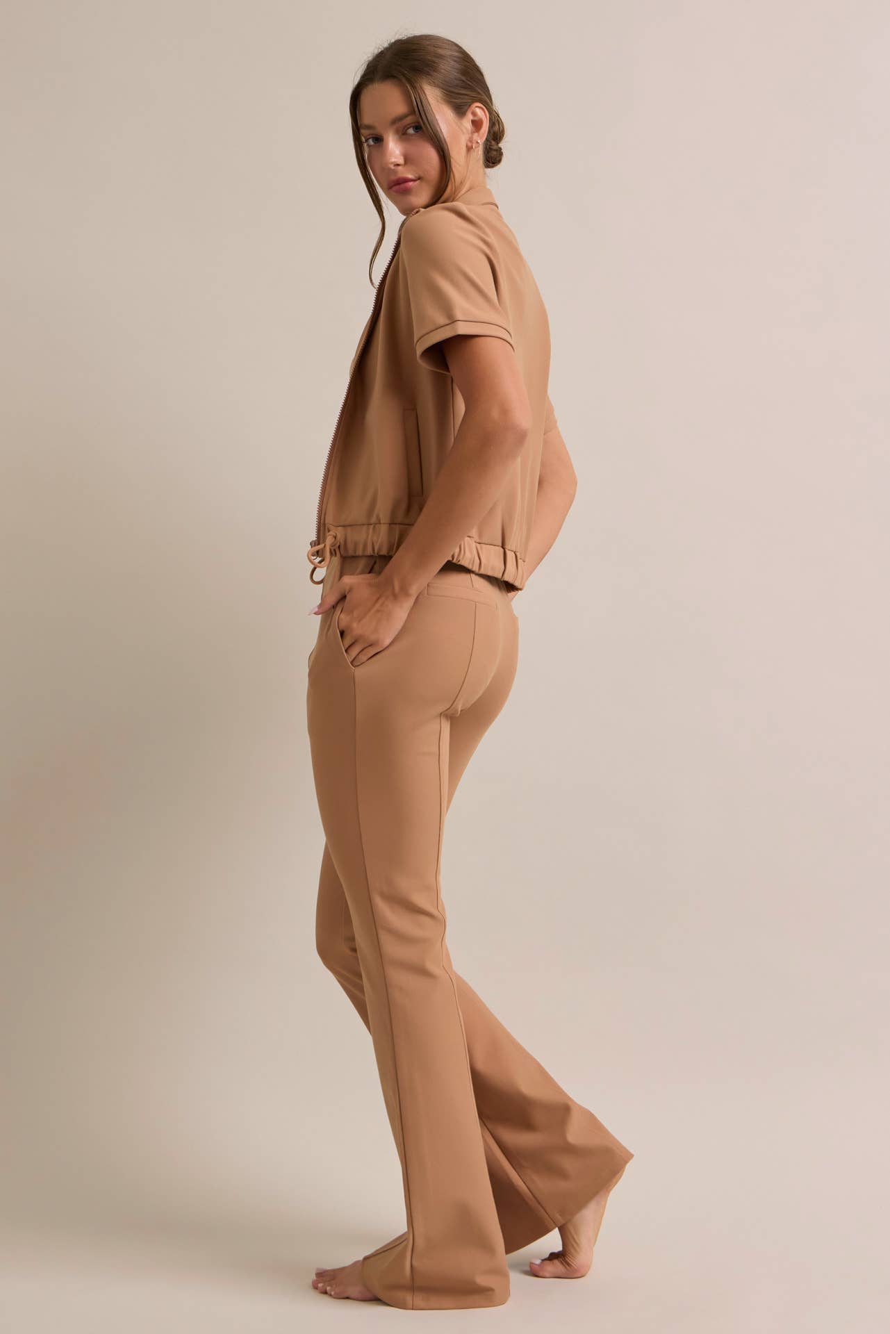 RIVIR - Vente Ensemble haut et pantalon (PAS d'intérieur) - Femme - VESTE ET PANTALON DE SURVÊTEMENT À MANCHES COURTES4