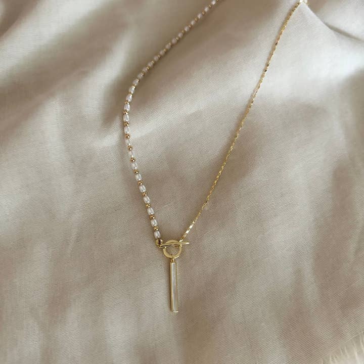 Golden Hour Studio - Wholesale Pendant/Charm Necklace - Mother of pearl