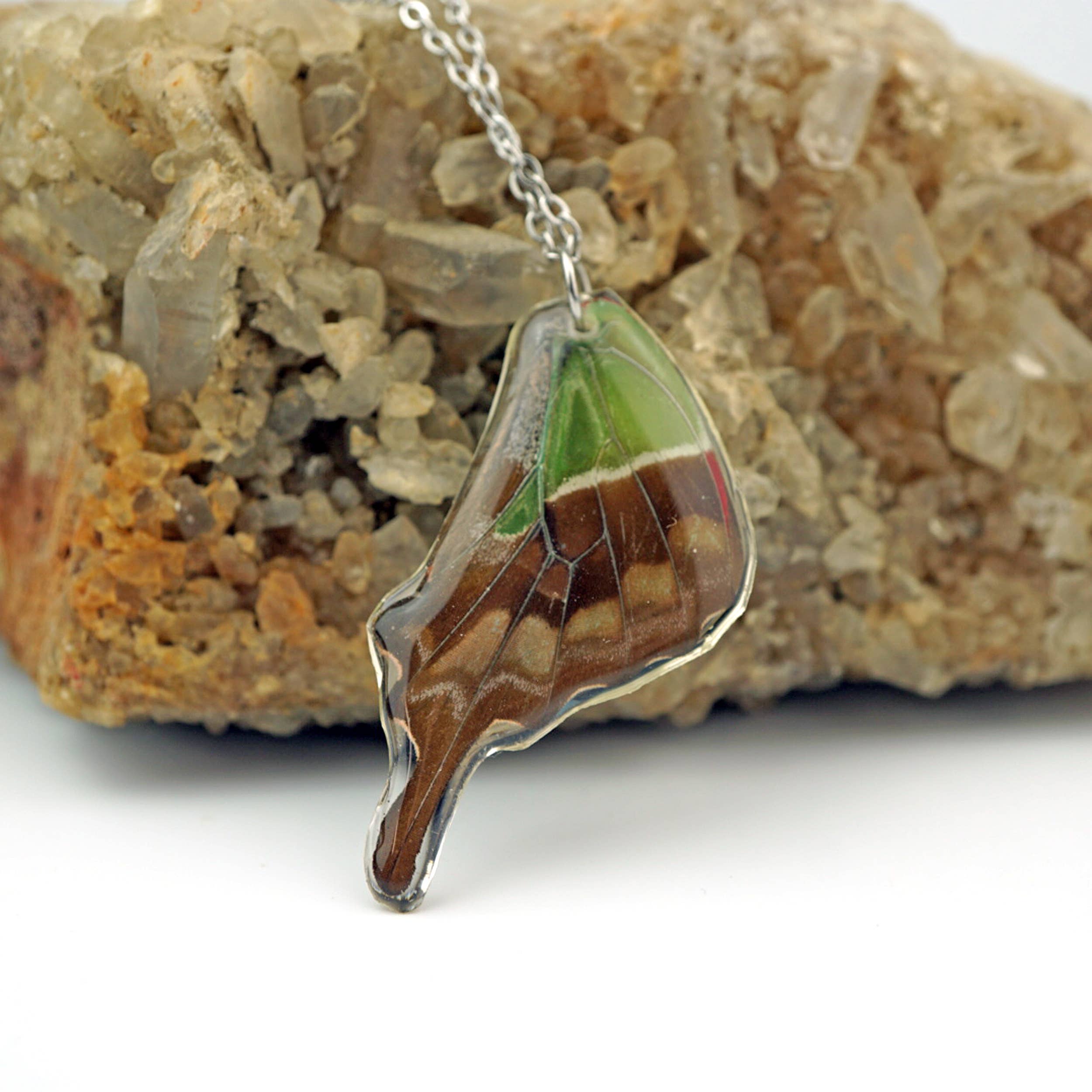 The Pretty Pickle – wholesale Pendant/charm necklace – Purple Spotted Hind Wing Necklace9