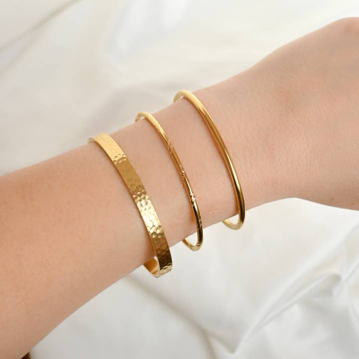 Slanke manchetarmbånd - Vandtæt guld åbent armbånd - Klo manchet for engroshandel hos Blueyejewelry