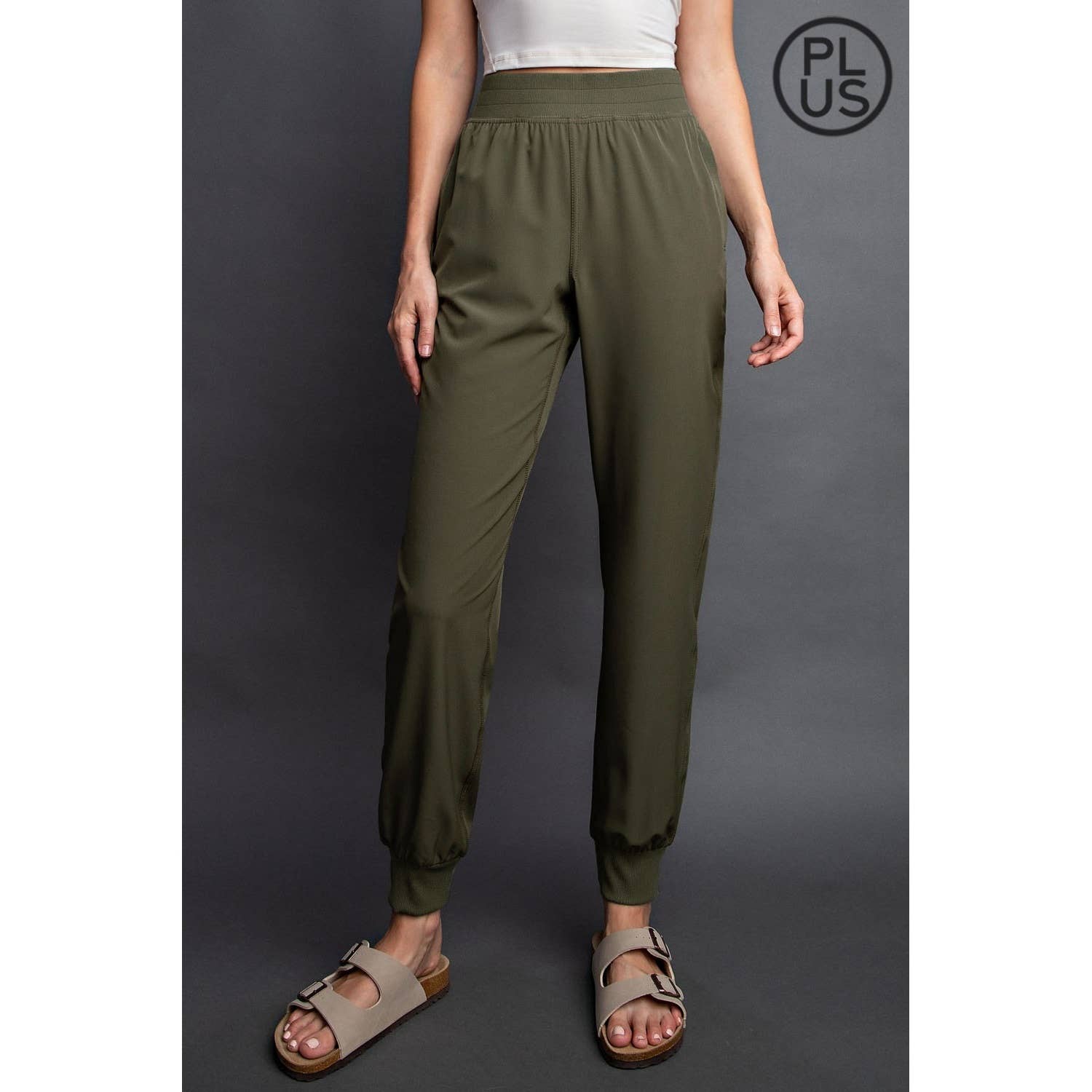 Rae Mode – Großhandel Trainings-/Jogginghose – Damen – JOGGINGHOSE AUS OXFORD ST WOVEN DANCE STUDIO IN ÜBERGRÖSSE MIT MITTLERER LEIBHÖHE28