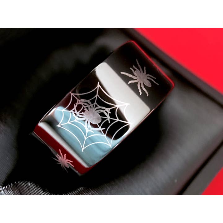 Trouwring van wolfraam met spingravure voor wholesale door rings paradise