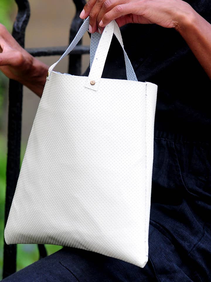 Sac cabas pour femme en cuir véritable durable blanc Fre pour la vente par Ceciliaspieces