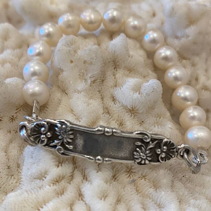 A-Baby ID/monogram armband voor wholesale door Maggie McFarland Design-Lulu LaRock