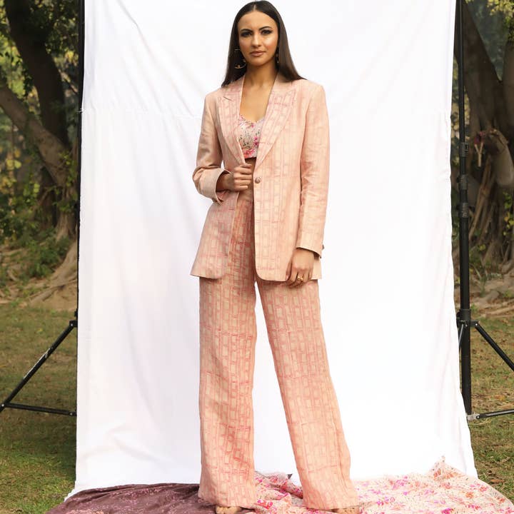 Linen Power Suit- Pink Geometric and other Purchase Wholesale flare sleeve crop top. Free Returns & Net 60 Terms on Faire trending on Faire.