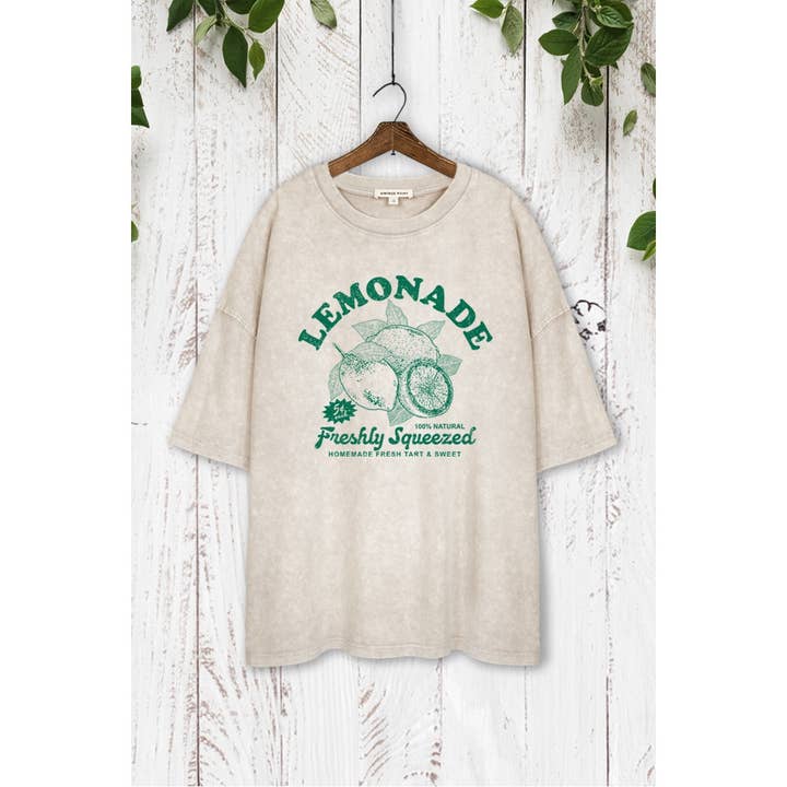 ITO359-P7347 T-SHIRT GRAPHIQUE MINÉRAL SURDIMENSIONNÉ BOXY LEMONADE pour la vente par VINTAGE POINT USA