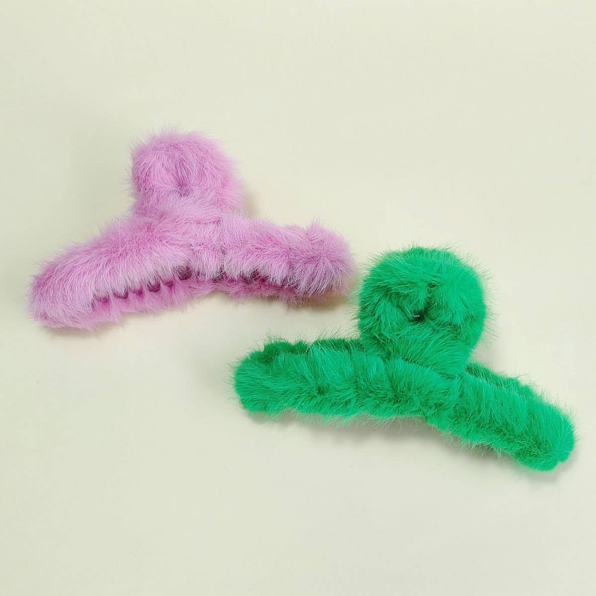 ACCITY - Wholesale Hair Clip - Women's - MULTICOLOR FAUX RABBIT FUR HAIR CLAW CLIP TWIST_CWAHA015323