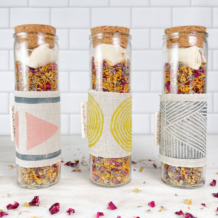 BAIN DE THÉ BIO RELAXANT pour la vente par For Reasons Unknown