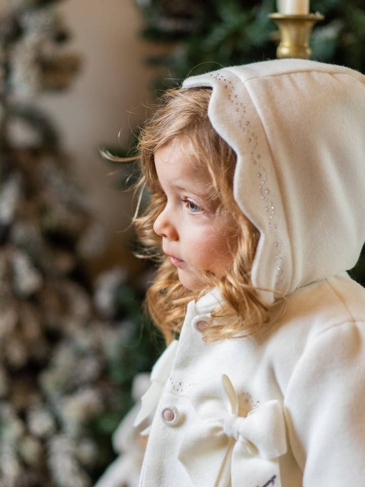 Giacca perlata con cappuccio e fiocchi per la vendita all'ingrosso da parte di Piccola Speranza