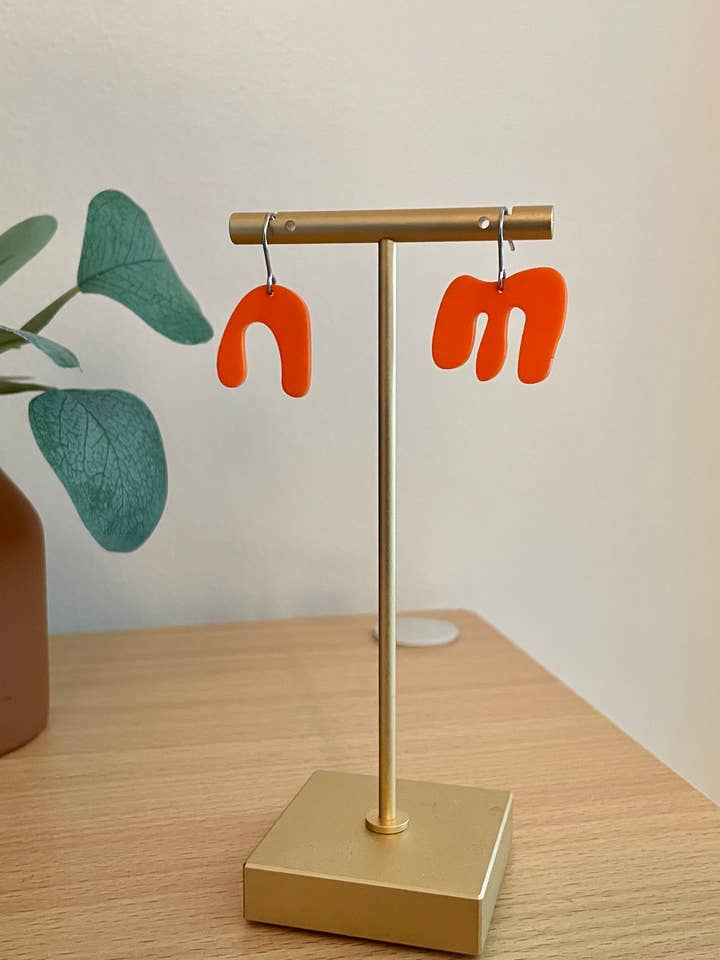 Pendientes pequeños de acrílico naranja que no coinciden para venta al por mayor de Pineapple Phi