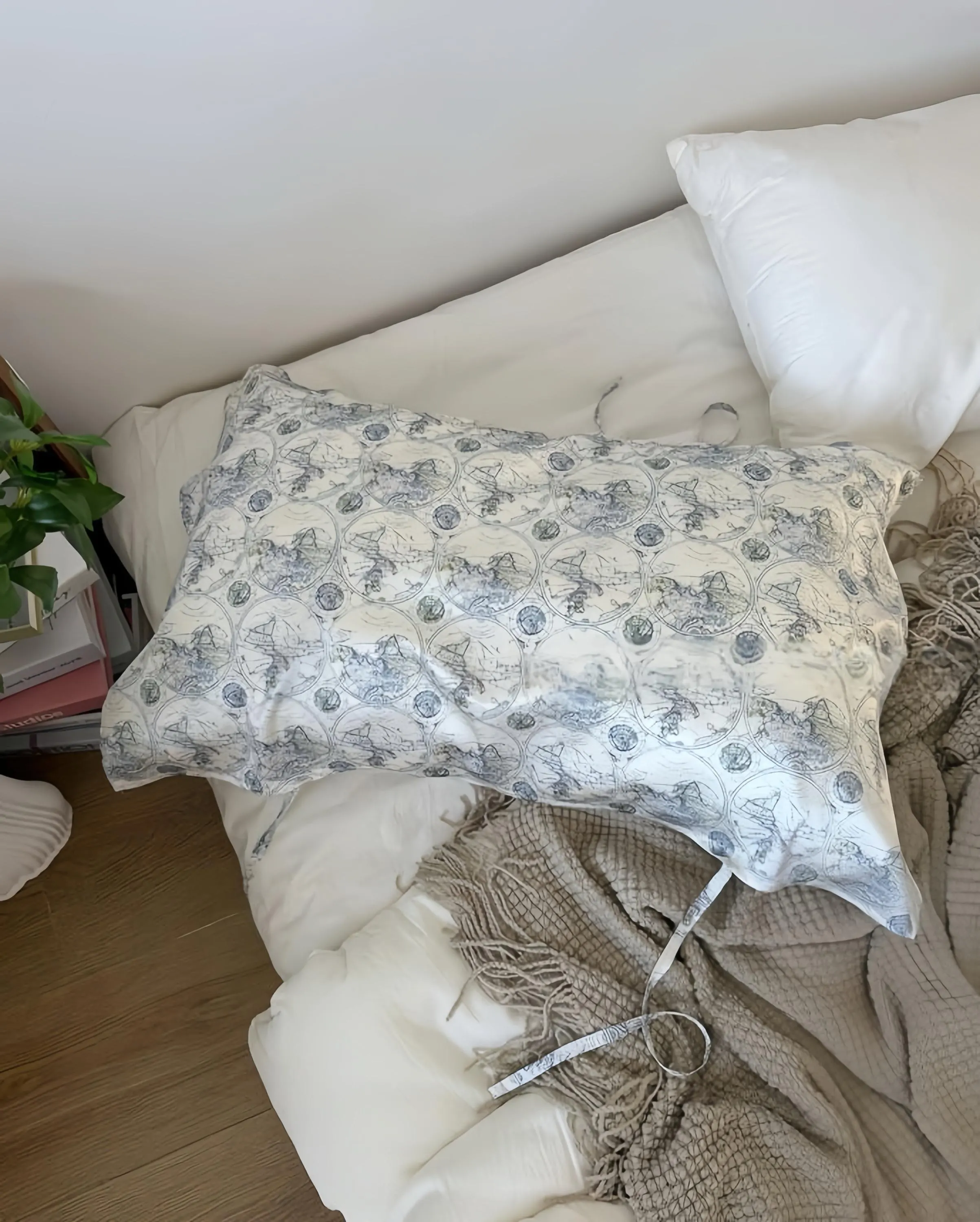 Lian Collection – wholesale Bedding pillowcase/sham – World Map Silk Pillowcase – 22 Momme Mulberry Silk 5