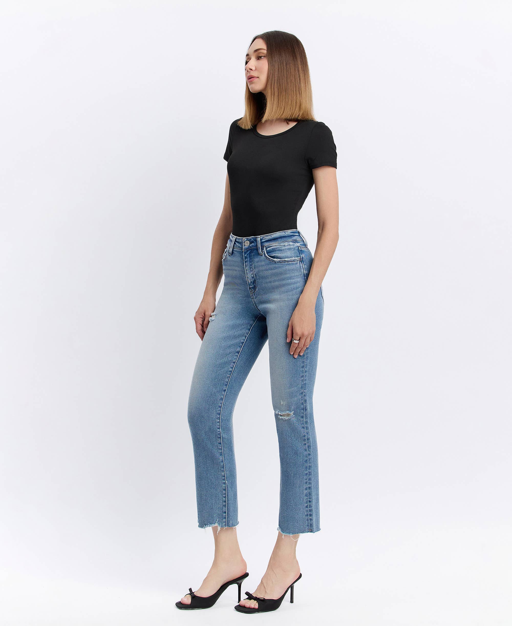 SUNNEY JEAN DROIT TAILLE HAUTE À OURLET BRUT VIEILLI T6665 en vente sur Faire8