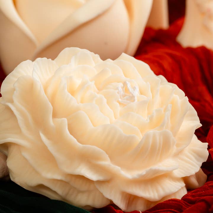 Allure CA - Wholesale Novelty Candle - Large Peony Blossom Candle β Bold & Elegant Decor4