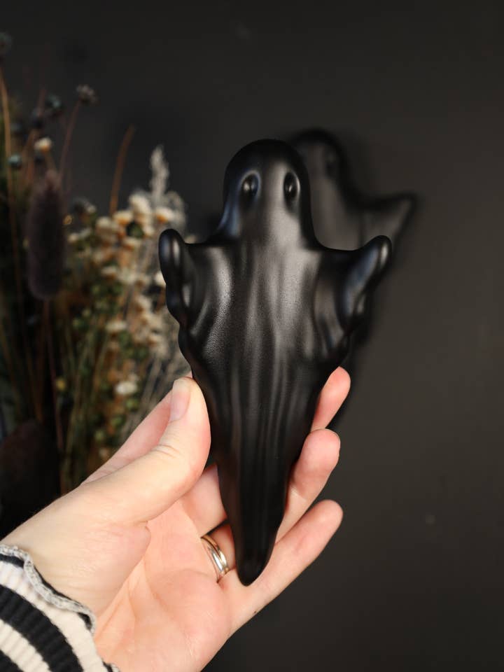 Colgante de Pared Fantasma El Acechador para venta al por mayor de Mayhem Made Ltd