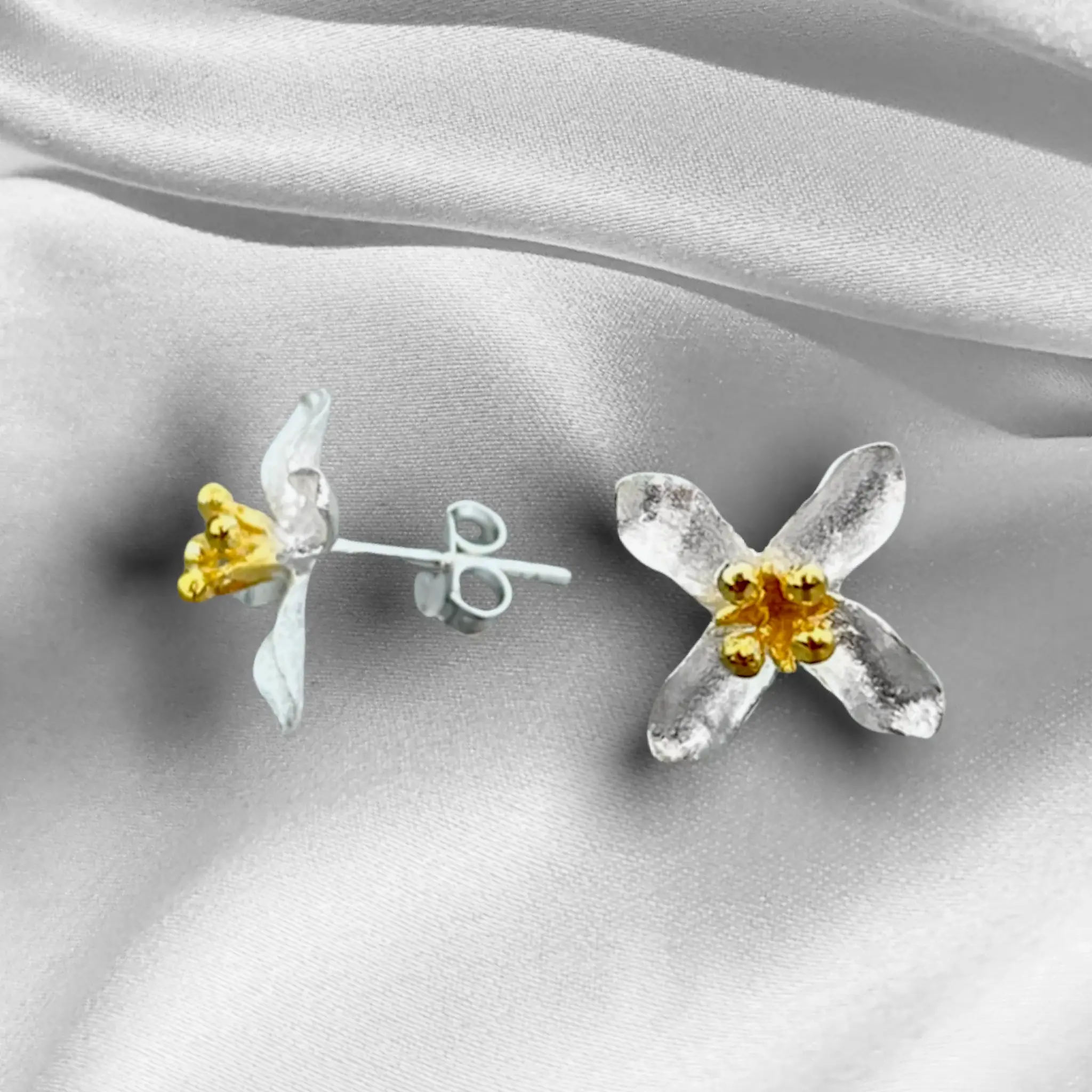 MadamLili - Wholesale Stud/Post Earrings - 925 Silver Lilies Stud Earrings - EHR925-417