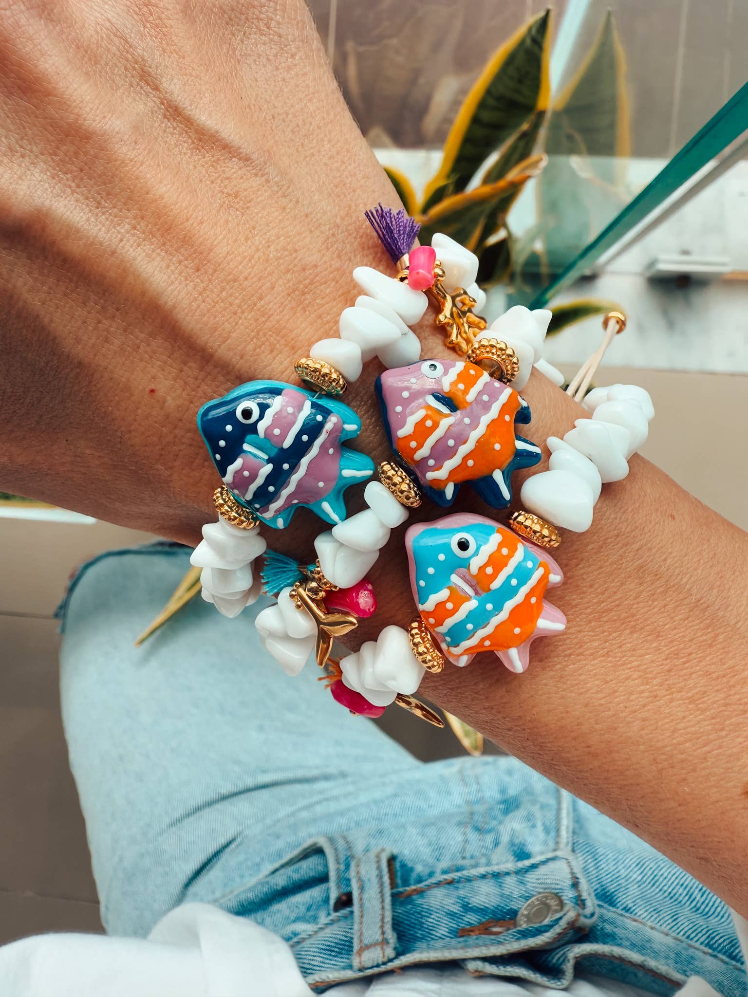 Goupi - Wholesale Charm/Dangle Bracelet - White Chip Bracelet with Colorful Exotic Fish4