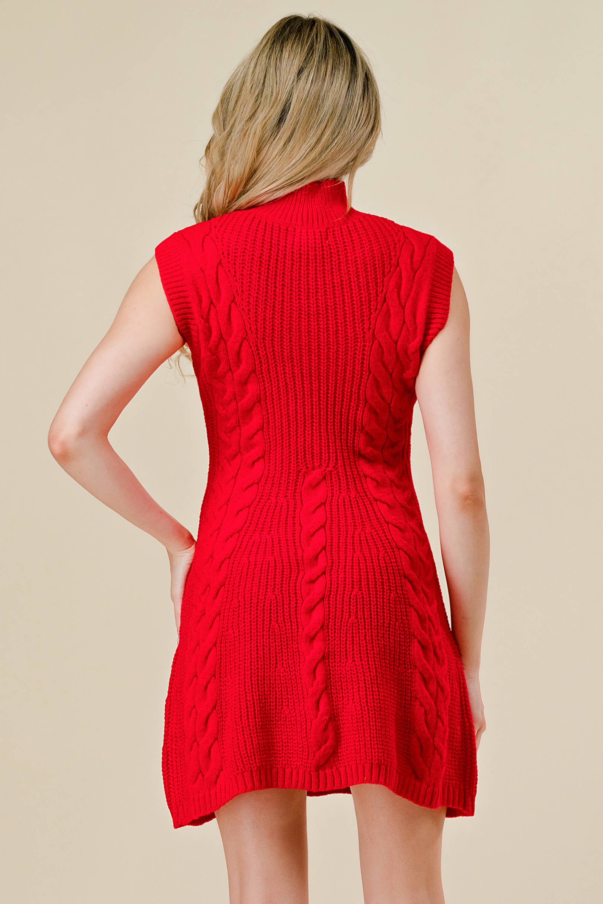 GeeGee x Lovelo – wholesale Klänning - Dam – Kabelstickad Miniklänning OD519758