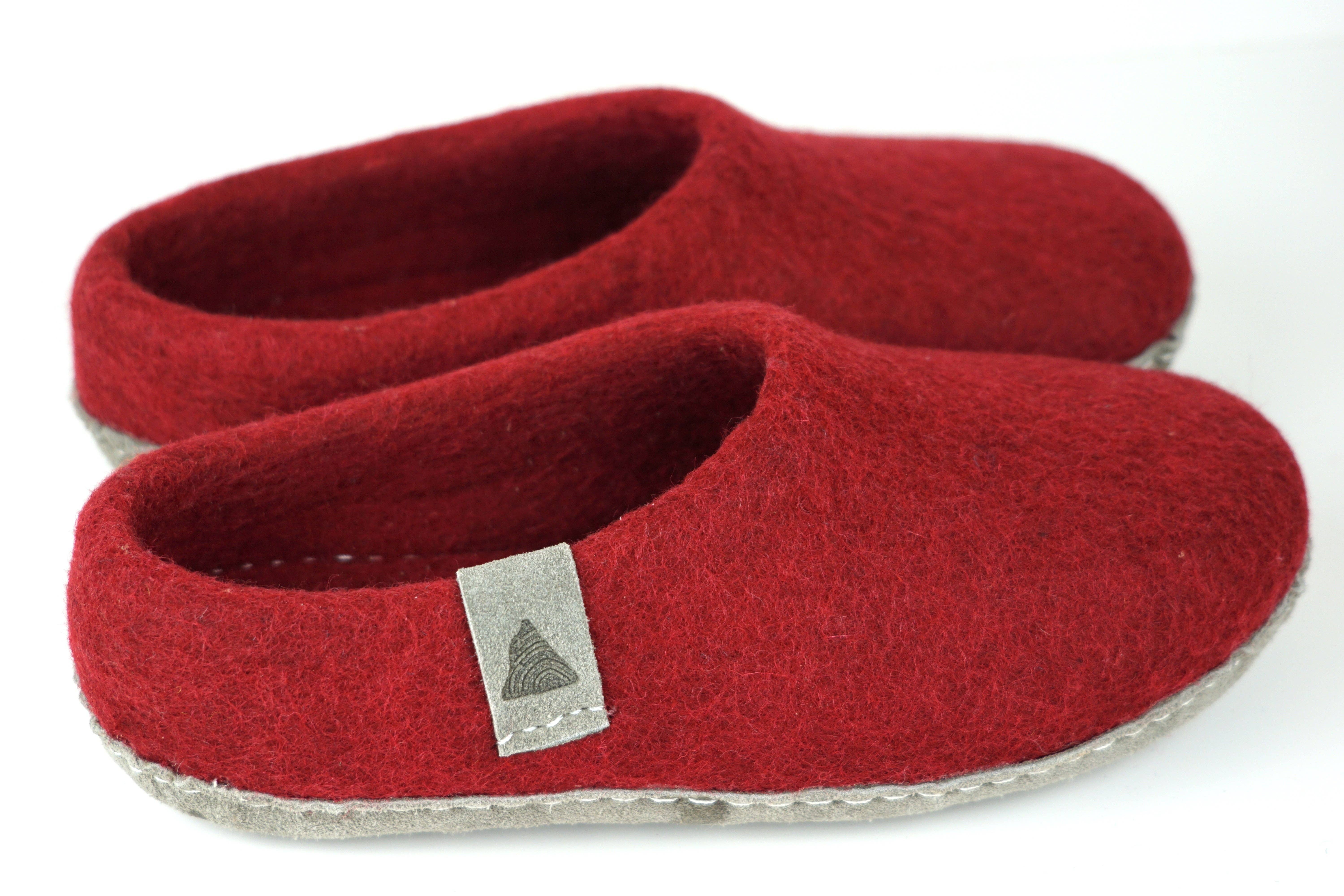 The Cottager – wholesale Slippers – Women's – Shlips Canoe Red8
