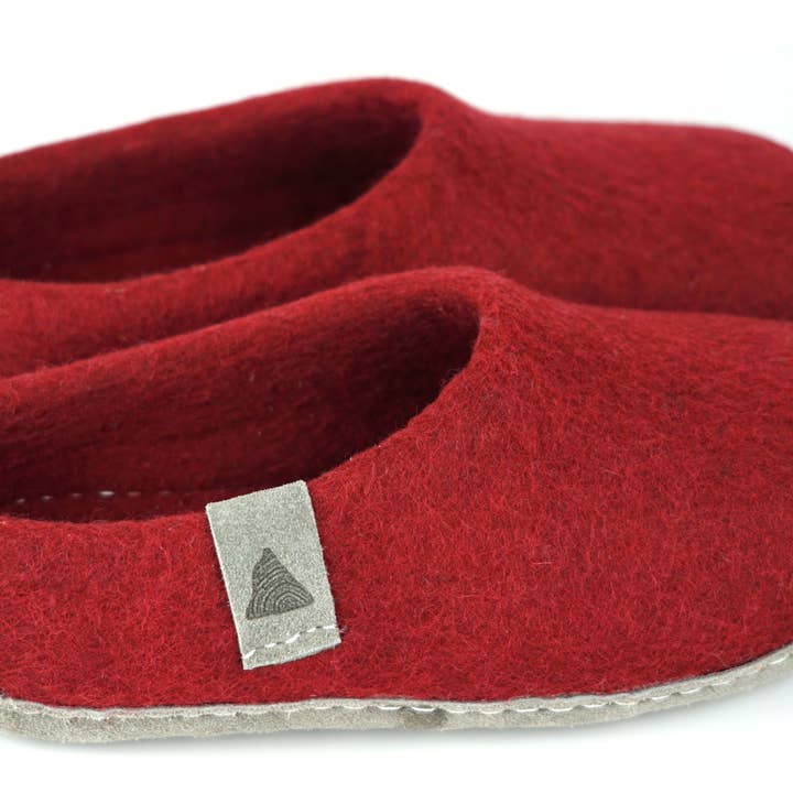 The Cottager – wholesale Slippers – Women's – Shlips Canoe Red8