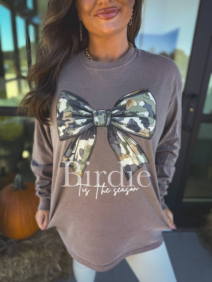 birdie - Wholesale Tunic - Women's - Camo Bow Tis the Season Long Sleeve Graphic Tee on Espresso 3