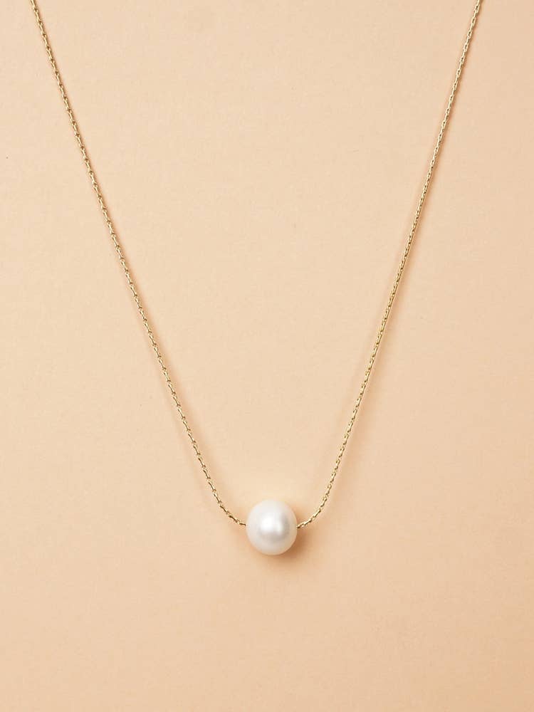 Victoria Moda - Wholesale Pendant/Charm Necklace - Stainless Steel Necklace with a Pearl