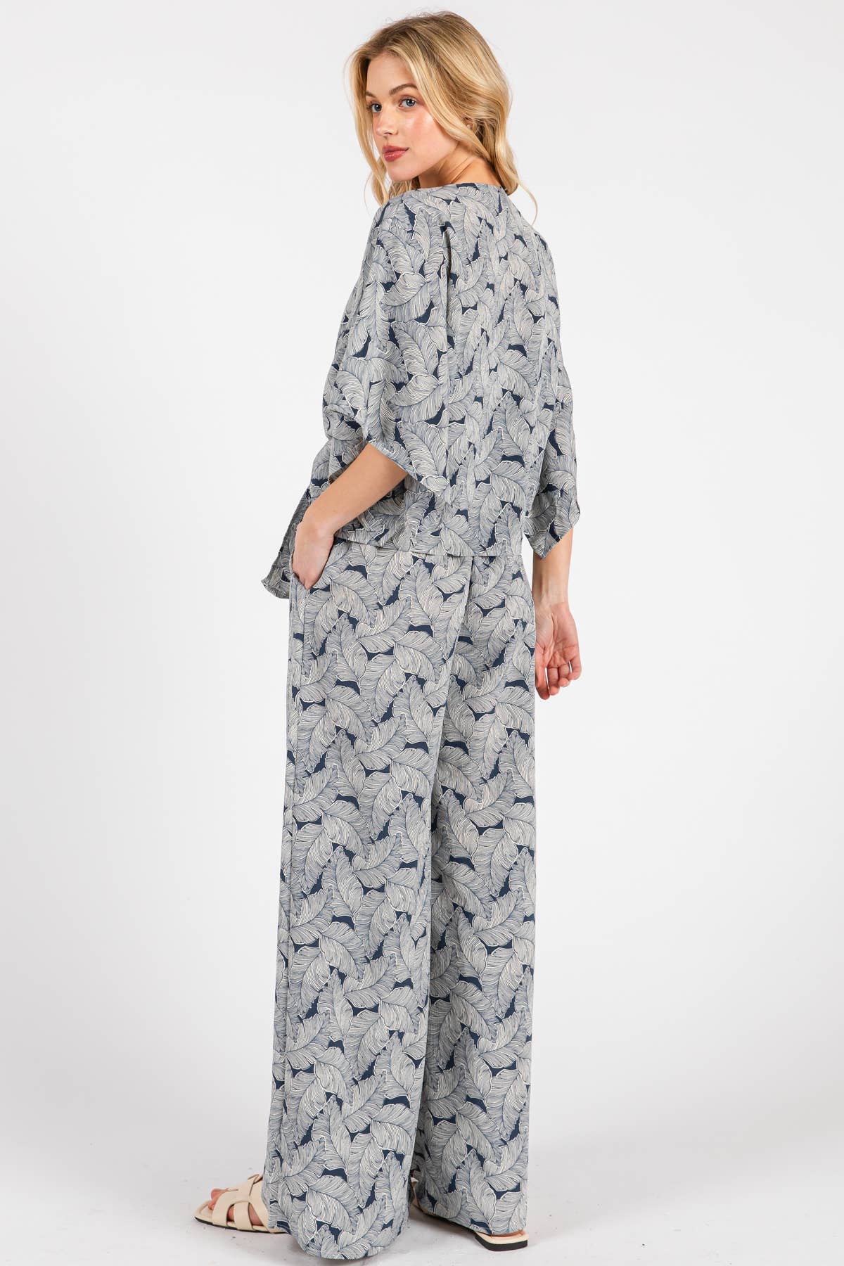 Final Touch – wholesale Pants – Women's – Waist Smocked Wide Leg Pants - VNP70263B77