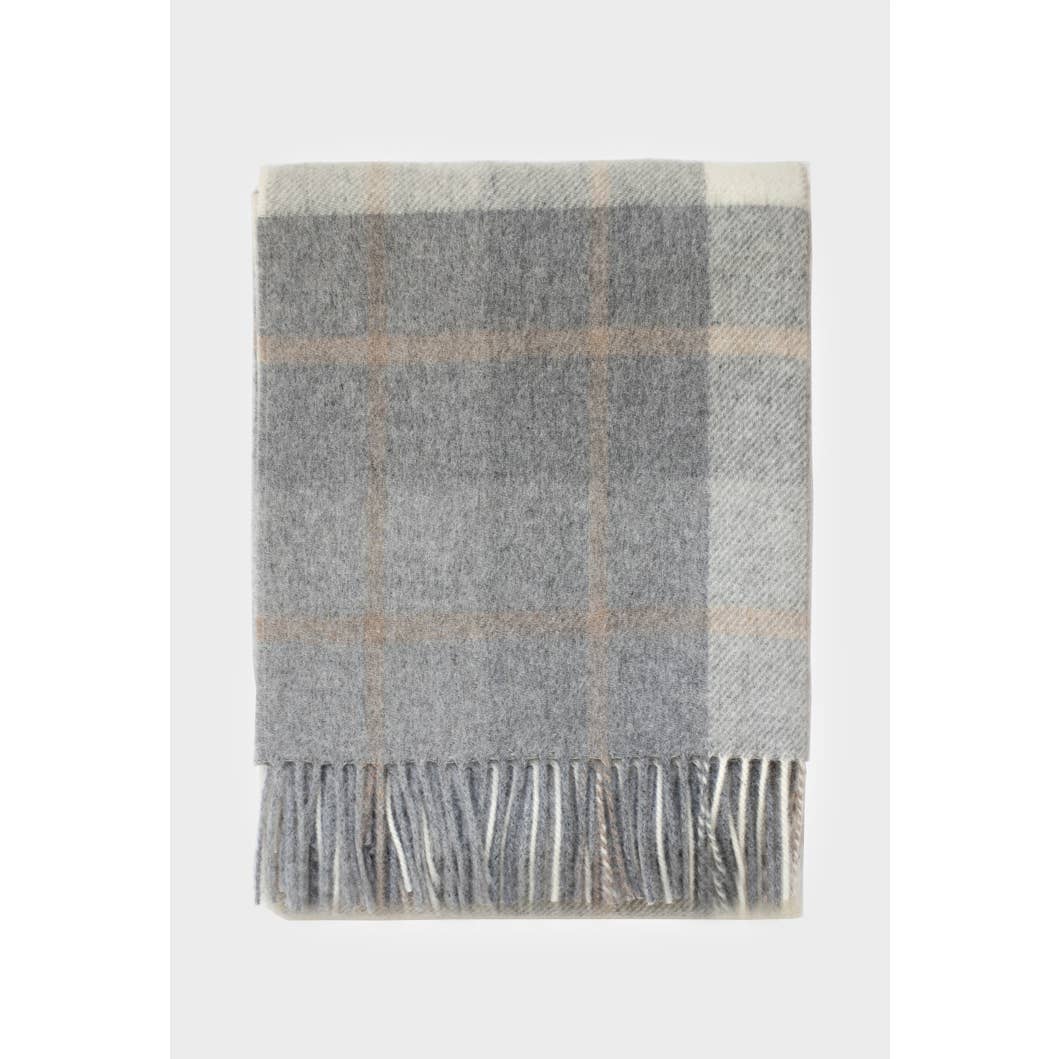 Plaid en alpaga et laine Inverness - Disponible en 3 couleurs pour la vente par Linen Way Inc.