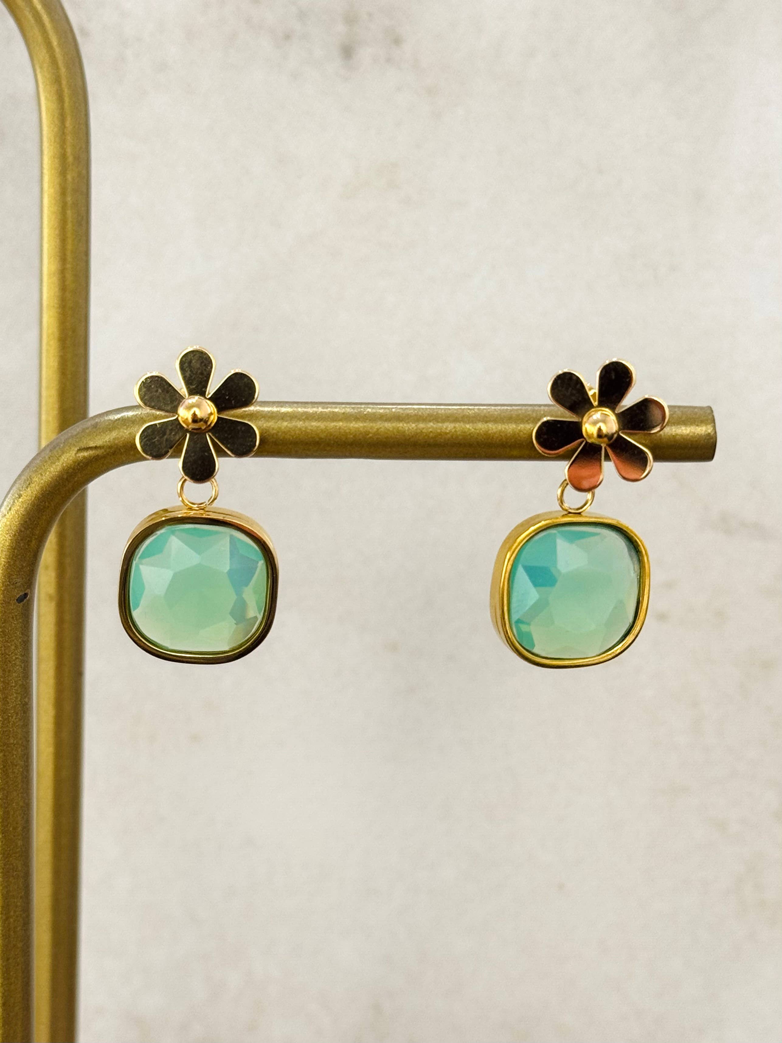 Cassette Barcelona – Engroshandel Hængeøreringe og creoløreringe – Alke blomsterøreringe i rustfrit stål0