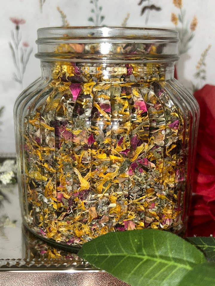 Sacred Equilibrium Yoni Steam pour la vente par Embodied Divinity Botanica