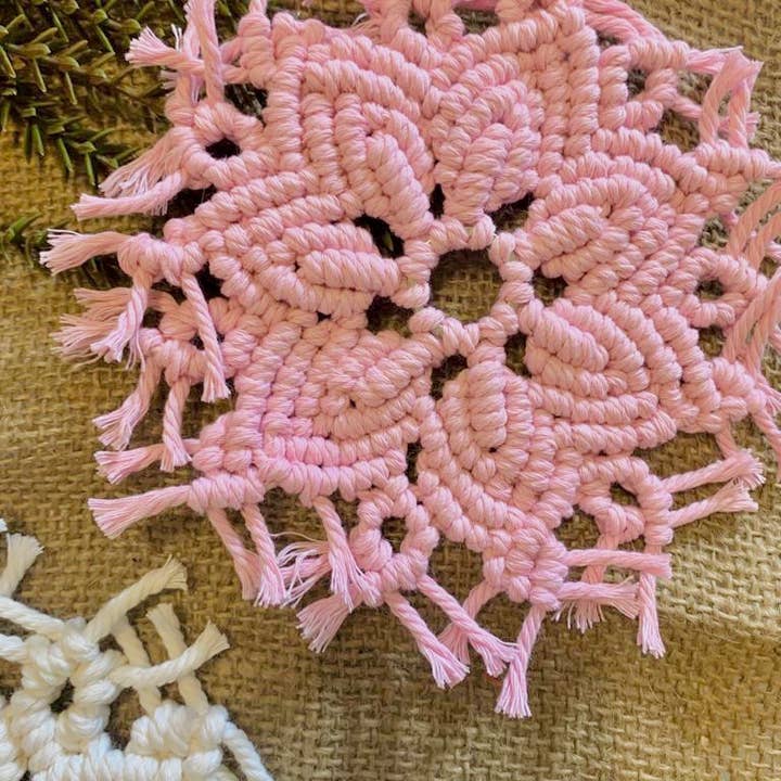 Grå baby blå naturlig hvid Macrame Snefnug/Julepynt/Julepynt for engroshandel på Faire