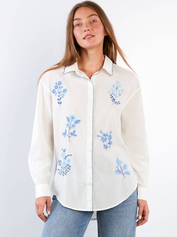 Chemise brodée à fleurs poétique pour la vente par Billy T