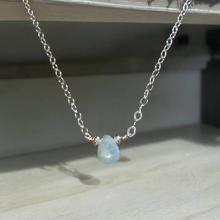 Collier briolette en pierres précieuses aigue-marine, 18 pouces pour la vente par Jackie Gallagher Designs - Handmade Coastal Jewelry