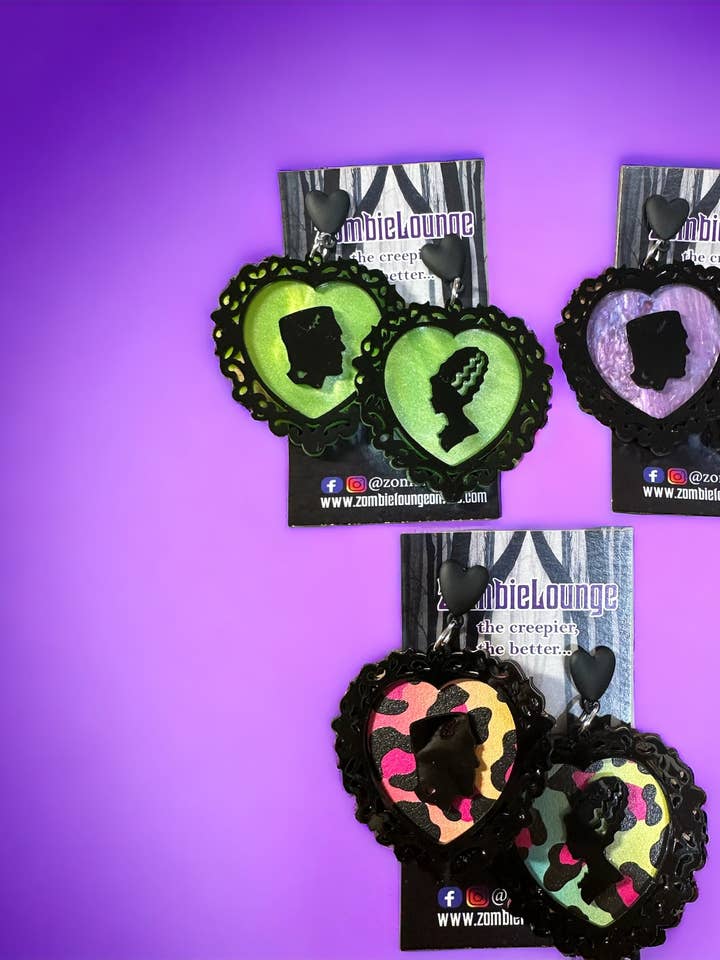 Boucles d'oreilles cœur Frankie et Bride pour la vente par Zombie Lounge Bootique