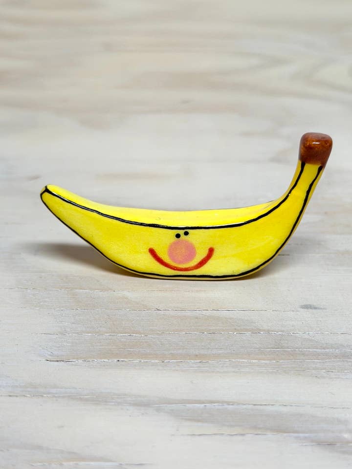 Bananekeramikkrus for engroshandel hos Rolly Poly Studios