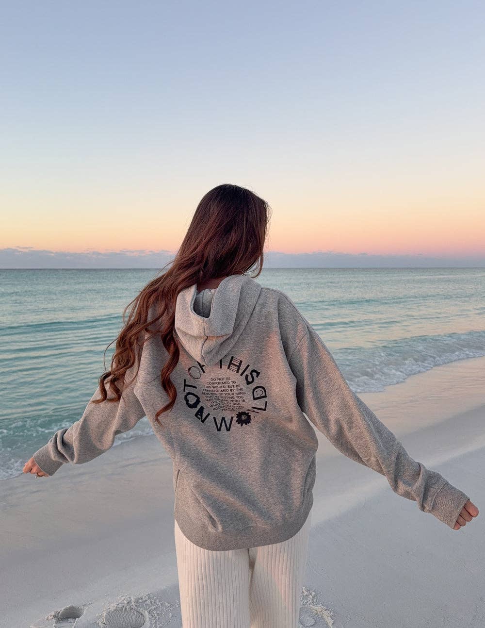 Elevated Faith – Hoodie – Mulher por atacado – Hoodie Unissexo Bege Não Deste Mundo5